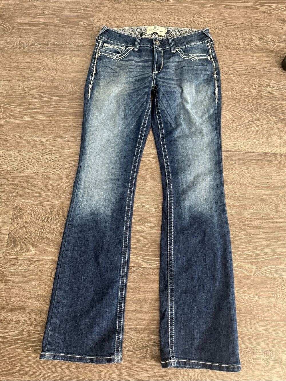 Ariat women Dark Blue  Jeans with Contrast Pocket Stitching